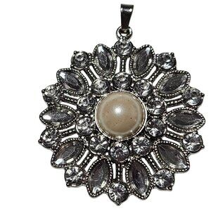 Vintage Elegant Silver Tone Crystal Faux Pearl Flower Pendant Fashion Jewelry